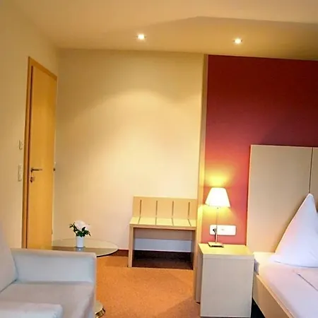 Hotel Alhartinger Hof 3*