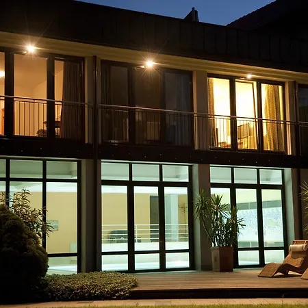 Hotel Alhartinger Hof 3*