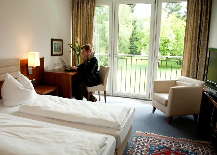 Hotel Alhartinger Hof 3*