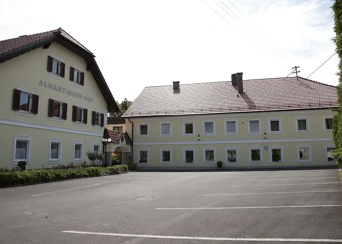 Alhartinger Hof 3*